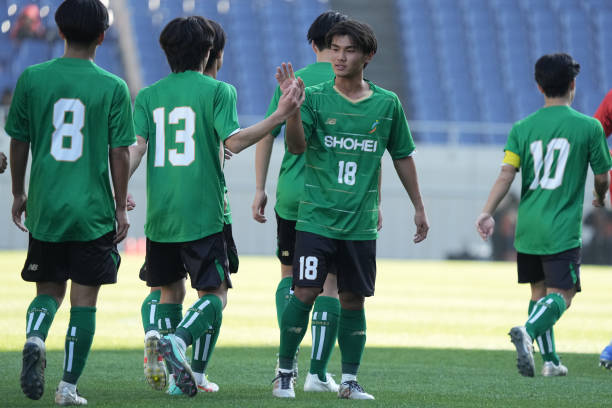 根据律师的 根据律师的