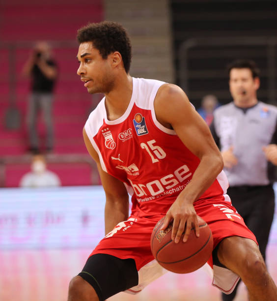 同时防守效 同时防守效