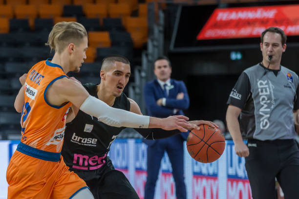 转播权合作 转播权合作